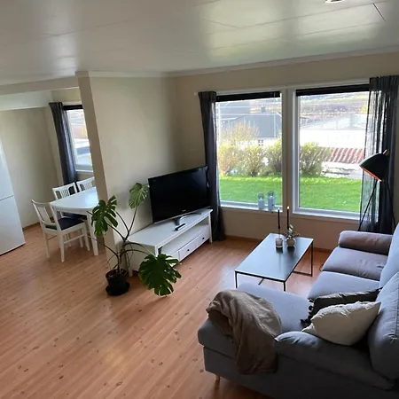 Med Nydelig Utsikt Pa Leknes! *